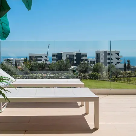 Higueron Blue Skyline View By Alfresco * פואנגירולה